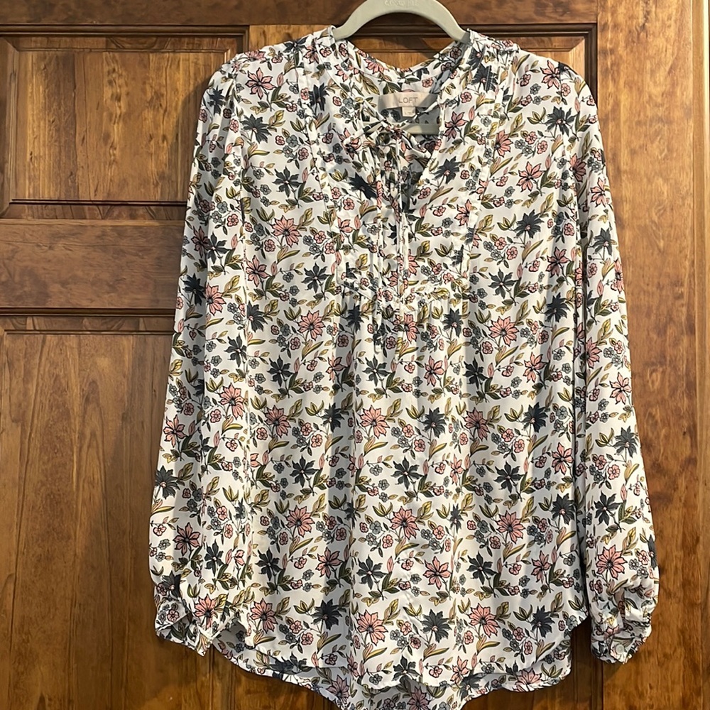Loft Floral blouse. Womens Large